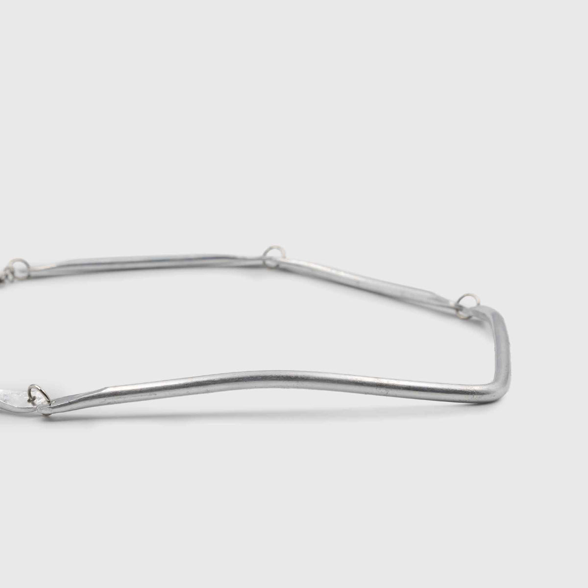 V-LINE FLOW necklace